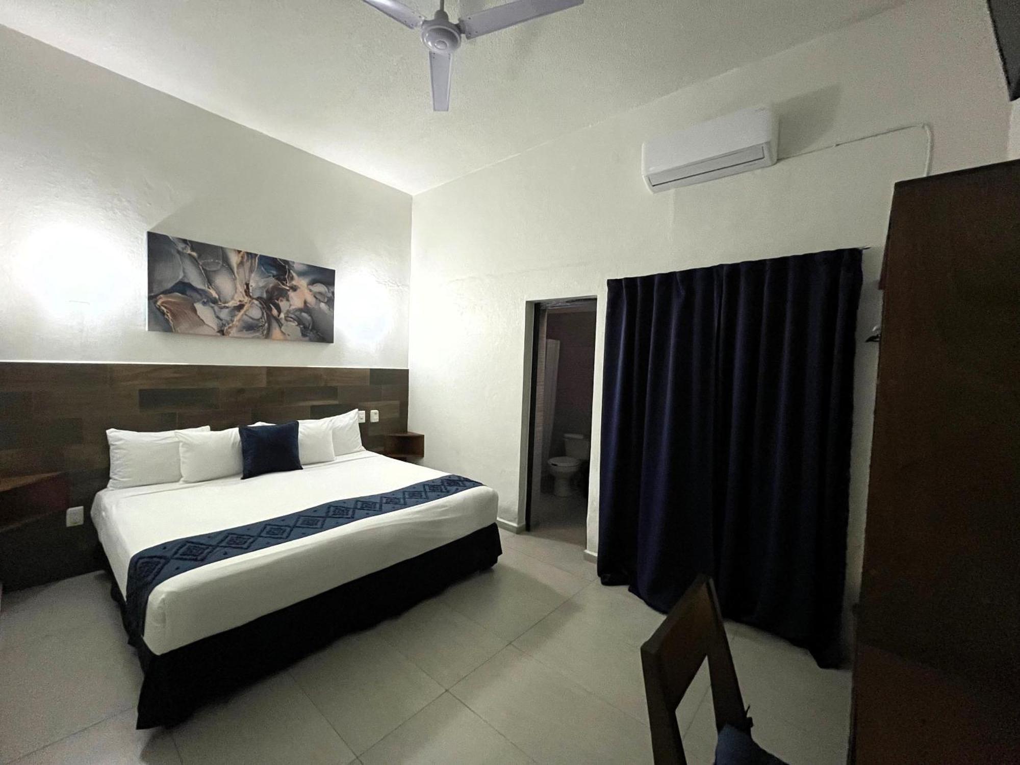 Hotel Juarez 70 Colima Extérieur photo