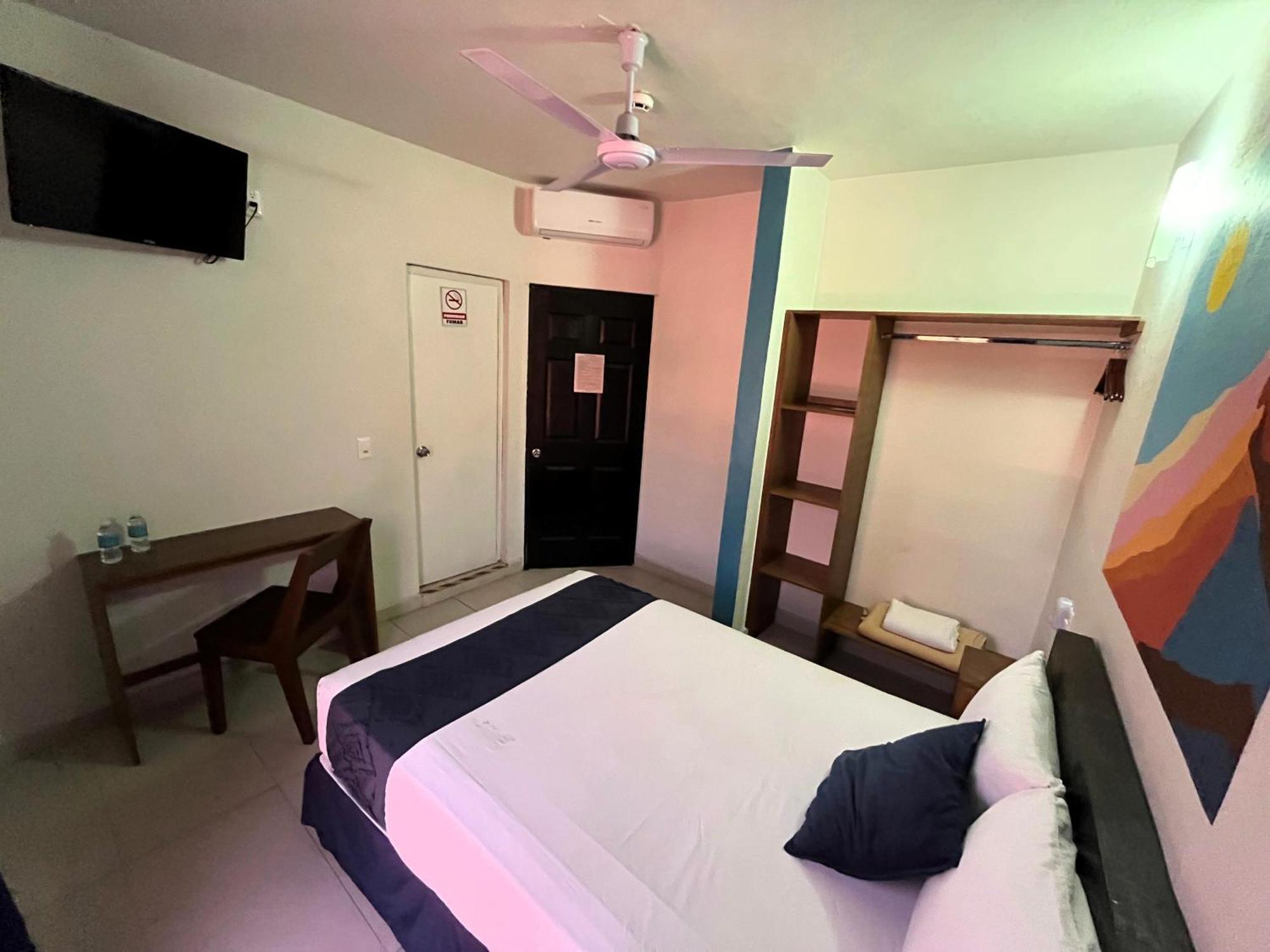 Hotel Juarez 70 Colima Extérieur photo