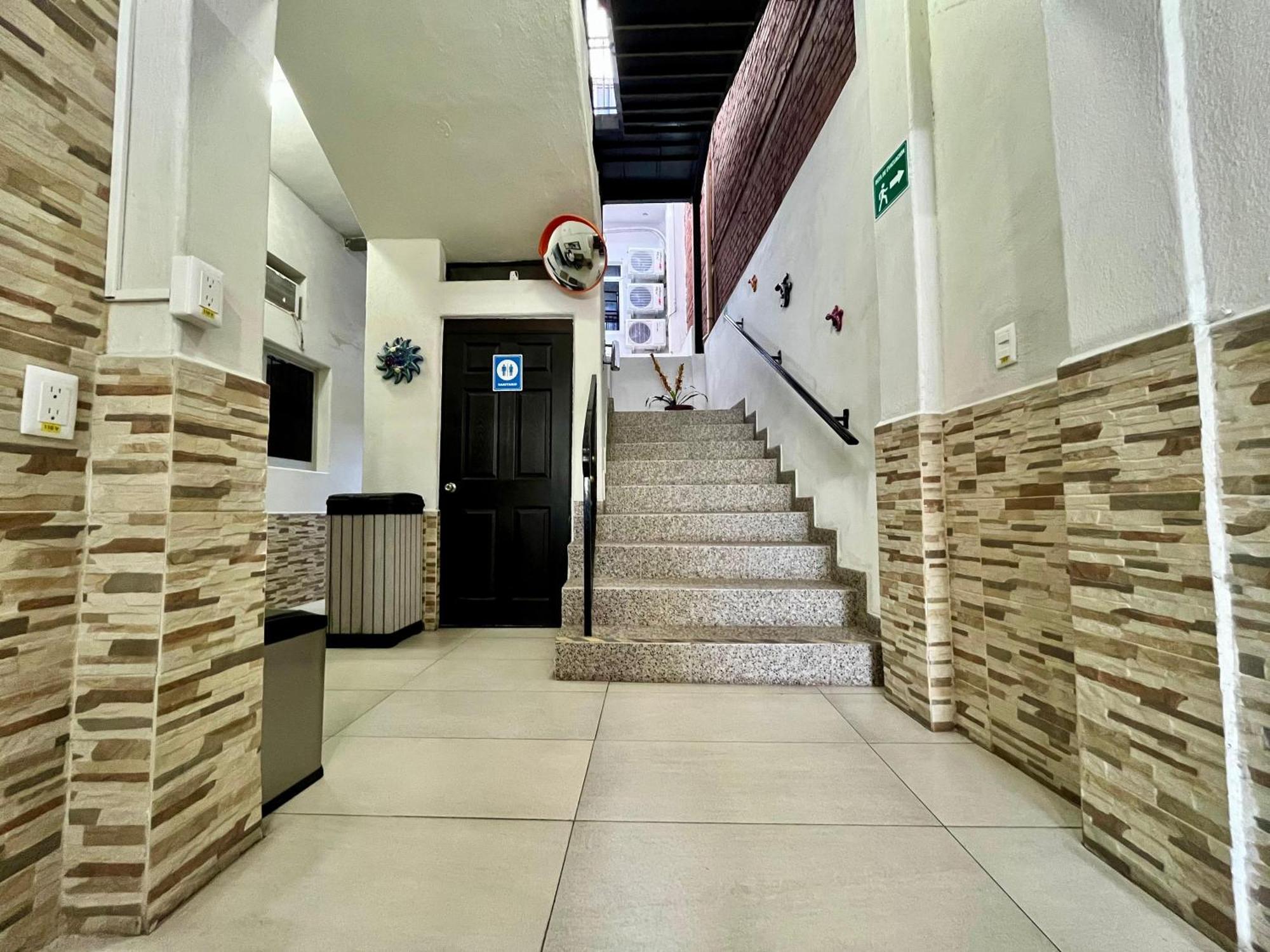 Hotel Juarez 70 Colima Extérieur photo