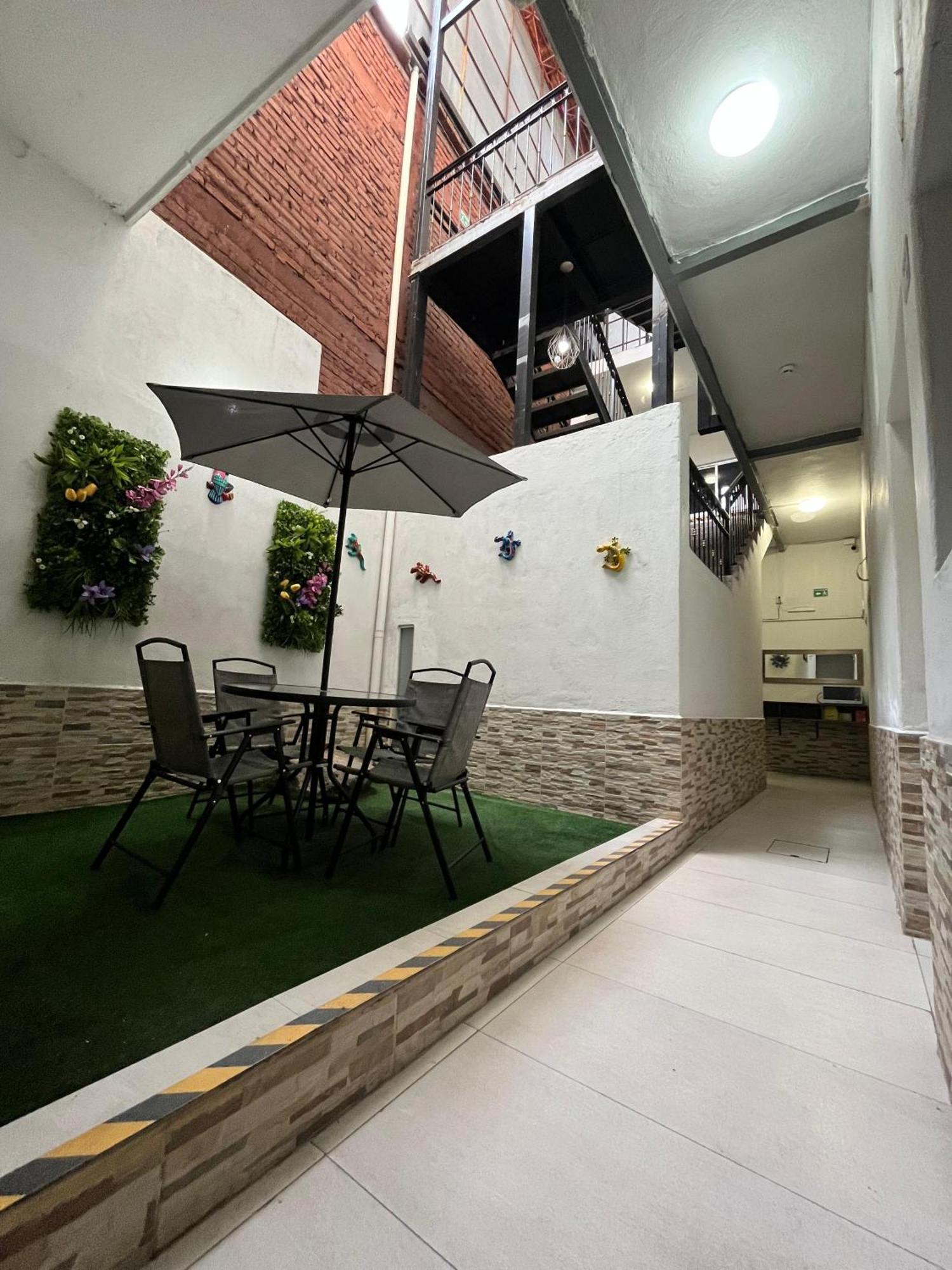 Hotel Juarez 70 Colima Extérieur photo