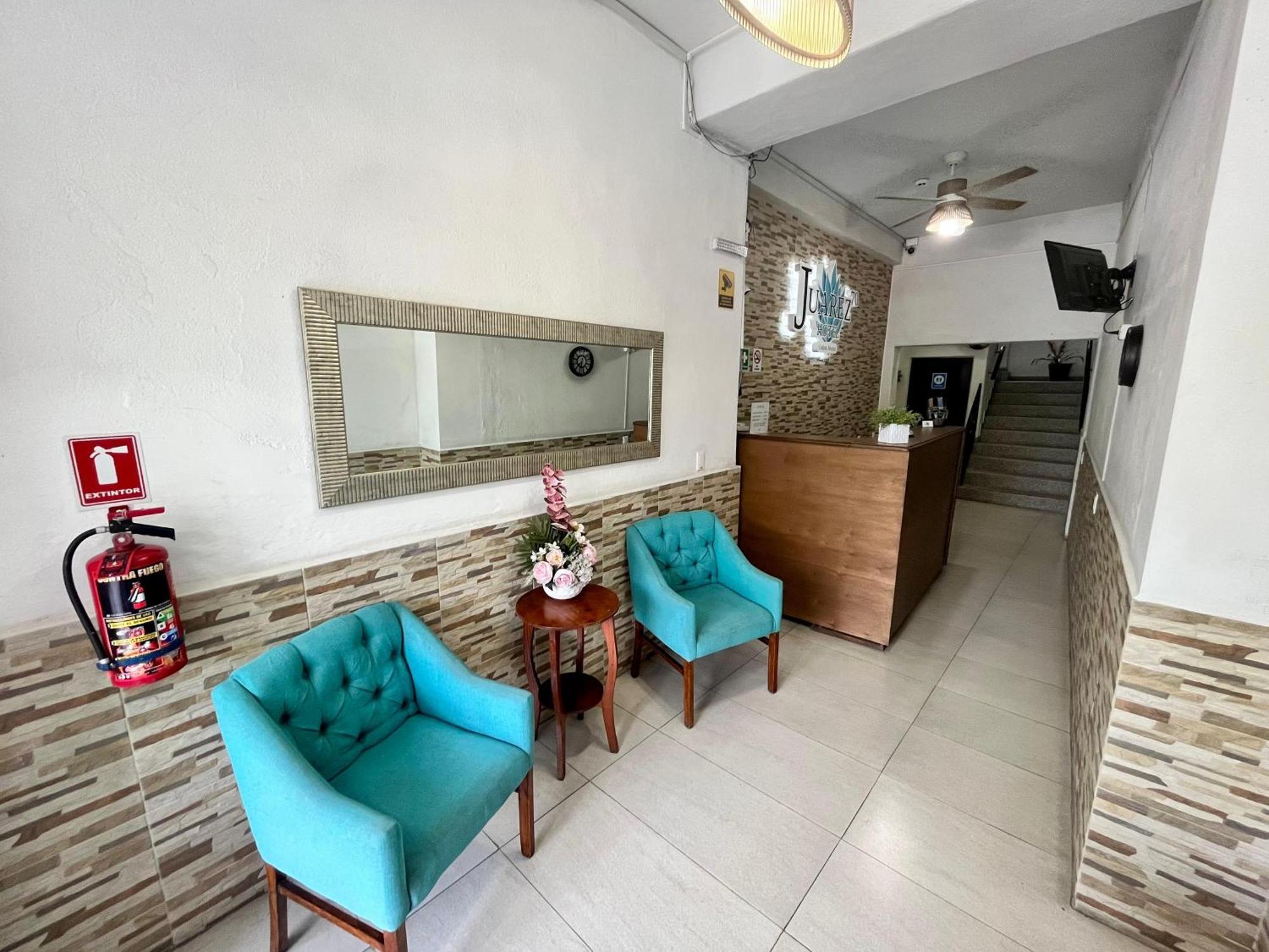 Hotel Juarez 70 Colima Extérieur photo